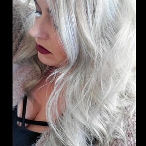 Aqua platinum/silver 18in weft hand tied